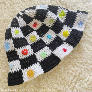 Crocheted Beaded Bucket Hat - Retro Toybox